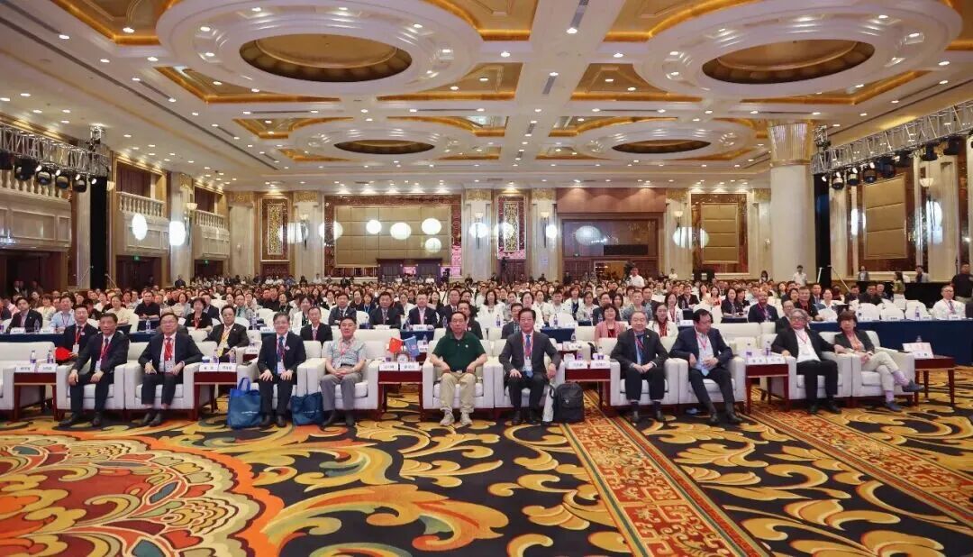 我校产教融合合作单位：爱络博全链路AI视光方案获专家高度认可，引领眼健康新变革！